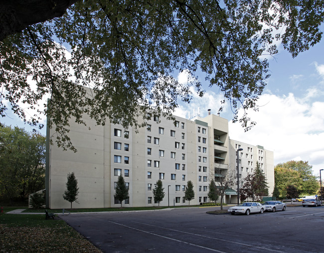 Chidester Place Apartments in Ypsilanti, MI - Building Photo - Building Photo