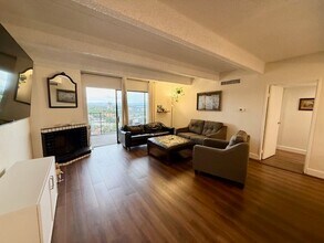 777 N Washington St, Unit 1002 in Denver, CO - Foto de edificio - Building Photo