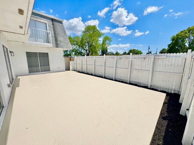 4611 19th Pl SW-Unit -#4613 in Naples, FL - Building Photo - Building Photo