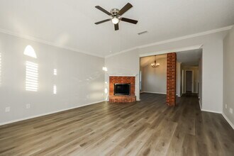 807 Ponselle Dr in Arlington, TX - Building Photo - Building Photo