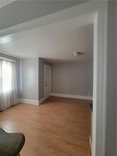 168 Farmington Ave in Cranston, RI - Building Photo - Building Photo