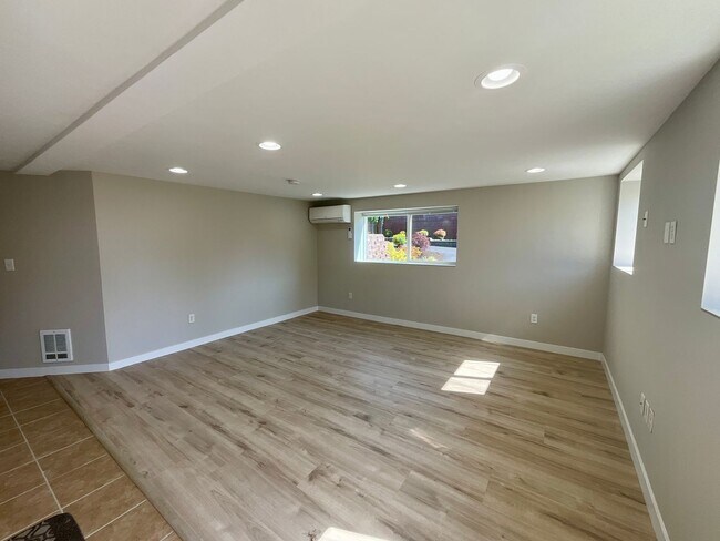 7610 Rainier Dr in Everett, WA - Building Photo - Building Photo