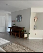 5596 NW 102nd Ct in Doral, FL - Building Photo - Building Photo