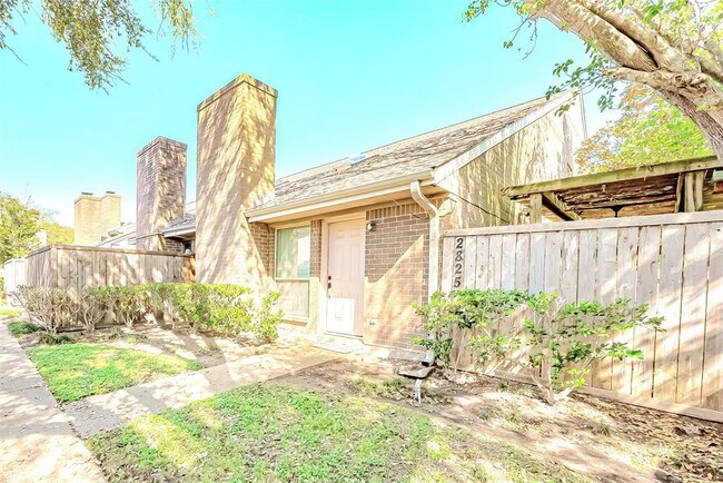2825 Panagard Dr in Houston, TX - Building Photo - Building Photo