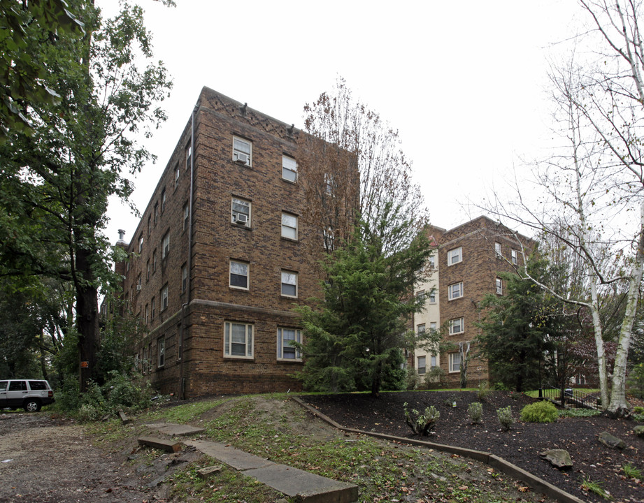 Wallingford Apartments in Philadelphia, PA - Building Photo