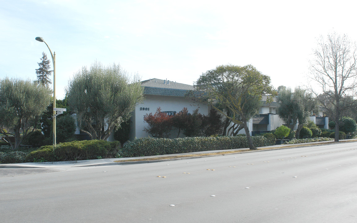 Sutter Arms in Palo Alto, CA - Building Photo