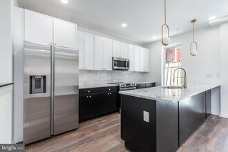 608 S American St in Philadelphia, PA - Building Photo - Building Photo