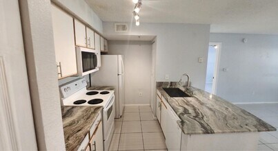 2207 Antigua Pl in Kissimmee, FL - Foto de edificio - Building Photo