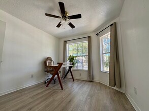 7527 Oxford Garden Cir in Apollo Beach, FL - Building Photo - Building Photo