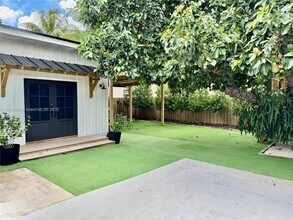 7030 SW 87th Ct in Miami, FL - Building Photo - Building Photo