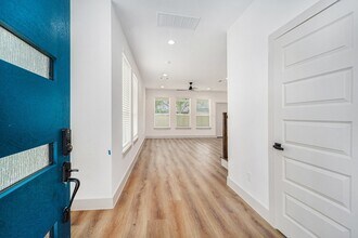 6425 Anderson Rd in Houston, TX - Building Photo - Building Photo