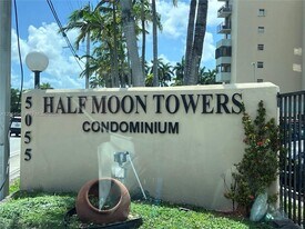 5055 NW 7th St in Miami, FL - Building Photo