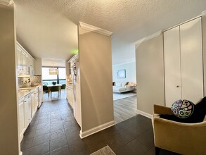360 E Randolph St in Chicago, IL - Building Photo - Building Photo