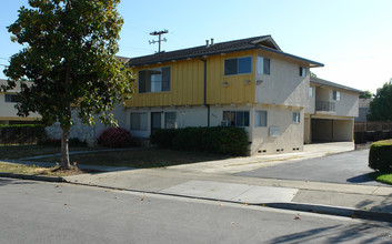 1608 Queen Charlotte Dr in Sunnyvale, CA - Building Photo - Building Photo