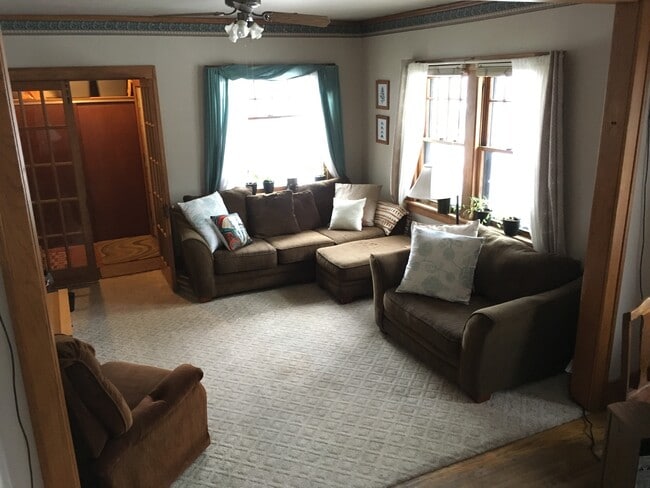 921 8th Ave in Brookings, SD - Foto de edificio - Building Photo