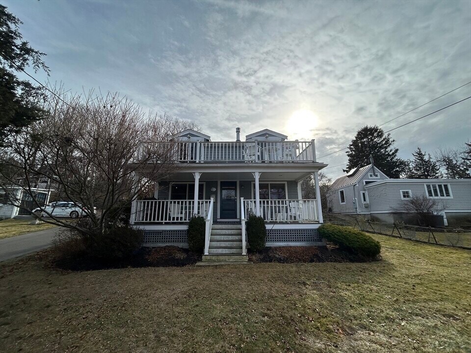 23 Nonantum Rd in Marblehead, MA - Building Photo