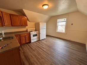 493 Belmont St in Brockton, MA - Building Photo - Building Photo