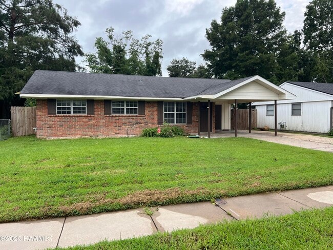 104 Sorority Dr in Lafayette, LA - Building Photo - Building Photo