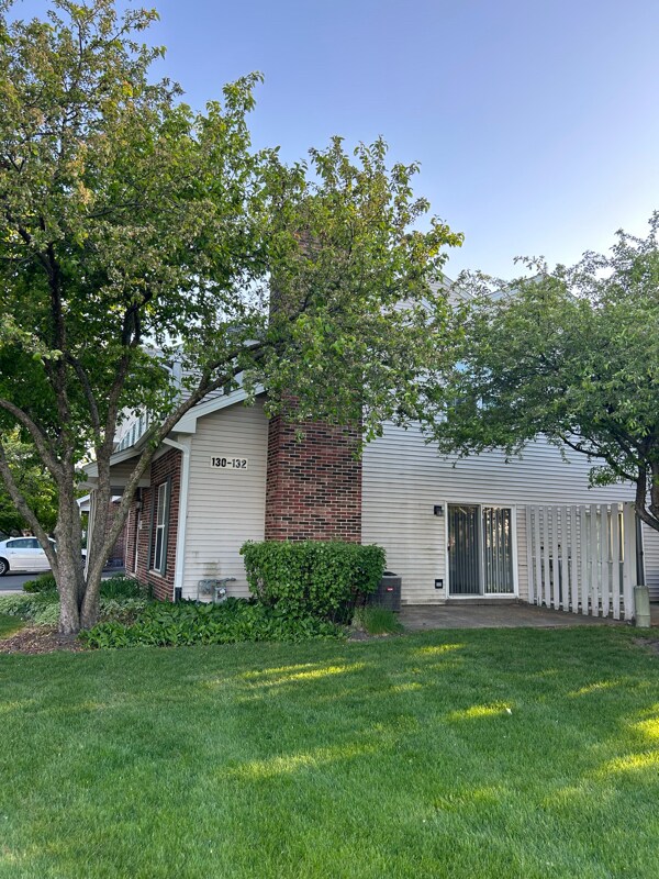 130 Cammeron Ct in Aurora, IL - Building Photo - Building Photo