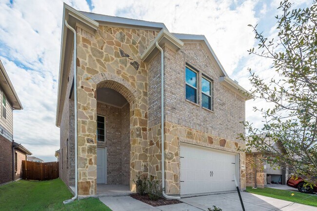 2014 Crested Jay Dr in Crandall, TX - Building Photo - Building Photo