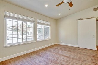 8323 Northvale Way in Citrus Heights, CA - Building Photo - Building Photo