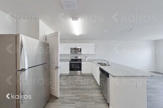 826 Wilmington Pkwy in Cape Coral, FL - Building Photo - Building Photo
