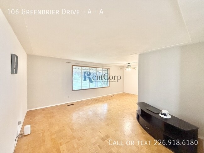 106 Greenbrier Dr in Waterloo, ON - Building Photo - Building Photo