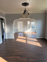 1409 N Divisadero St in Visalia, CA - Foto de edificio - Building Photo