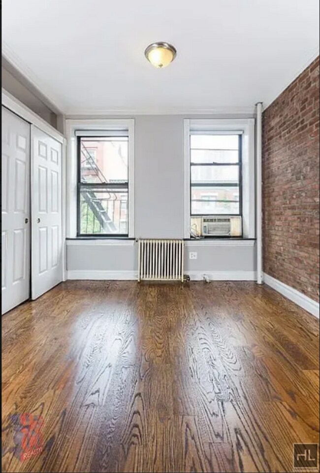 Act now on this gorgeous 1BR 1BTH apartmen in New York, NY - Building Photo - Building Photo