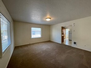 1-1261 1/2 N Washington St in Eugene, OR - Building Photo - Building Photo