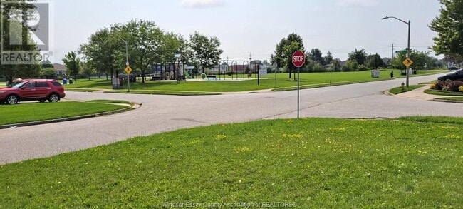 1198 Highnoon Dr in Windsor, ON - Building Photo - Building Photo
