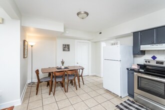 600 E Main St in Waynesboro, VA - Foto de edificio - Building Photo