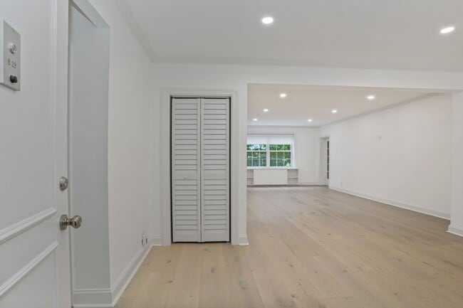 20 Church St in Greenwich, CT - Building Photo - Building Photo