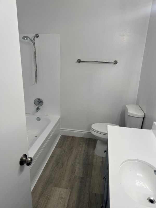 750 W Bonita Ave, Unit 21 in Claremont, CA - Building Photo - Building Photo