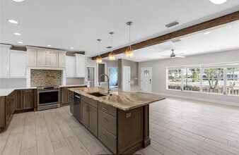 4612 7th St Ct E in Ellenton, FL - Building Photo - Building Photo