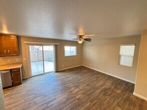 8282 Time Machine Ave in Las Vegas, NV - Building Photo - Building Photo