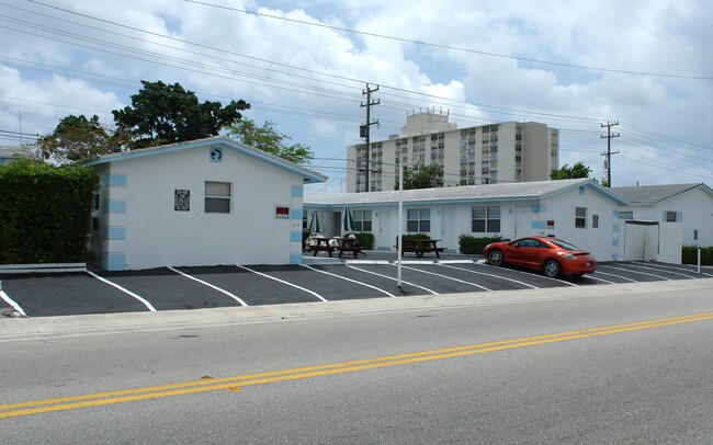 218 N A St in Lake Worth, FL - Foto de edificio - Building Photo