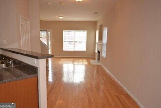 142 Brookview Dr in Riverdale, GA - Building Photo - Building Photo
