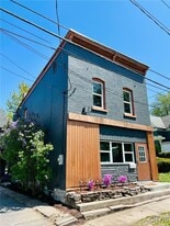 432 W Mullin St in Watertown, NY - Building Photo