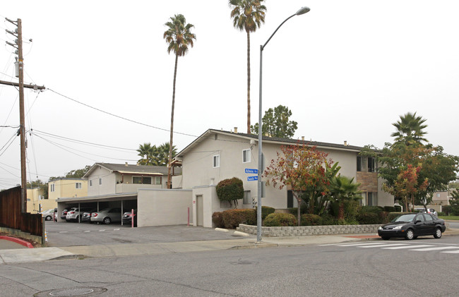 10161-10163 Beardon Dr in Cupertino, CA - Foto de edificio - Building Photo