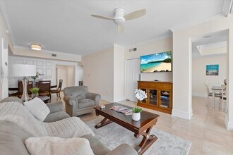17875 Collins Ave, Unit 2702 in Sunny Isles Beach, FL - Building Photo - Building Photo