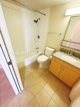 1315 Kalakaua Ave in Honolulu, HI - Building Photo - Building Photo
