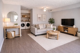 Clovernook Apartments in Mount Healthy, OH - Foto de edificio - Building Photo