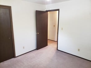 31 Sandy Ct, Unit 3 in New Middletown, OH - Building Photo - Building Photo