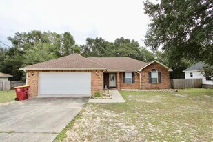 220 Tiffot Ct in Crestview, FL - Building Photo