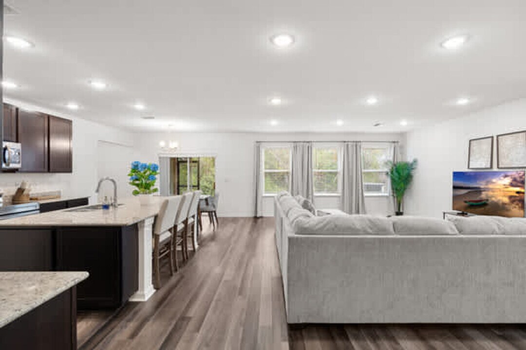 14282 Coronado Dr in Spring Hill, FL - Building Photo