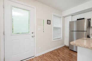 GEOtowns in Kingston, ON - Building Photo