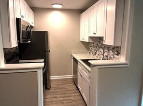 The Alden Townes in North Charleston, SC - Building Photo - Building Photo