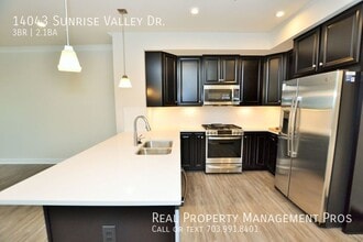 14043 Sunrise Valley Dr in Herndon, VA - Building Photo - Building Photo