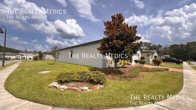 702 Alta Vista Ct in Davenport, FL - Foto de edificio - Building Photo